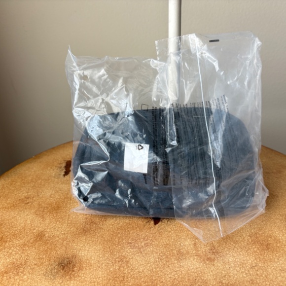 Lululemon Mini Belt Bag - Picture 3 of 8